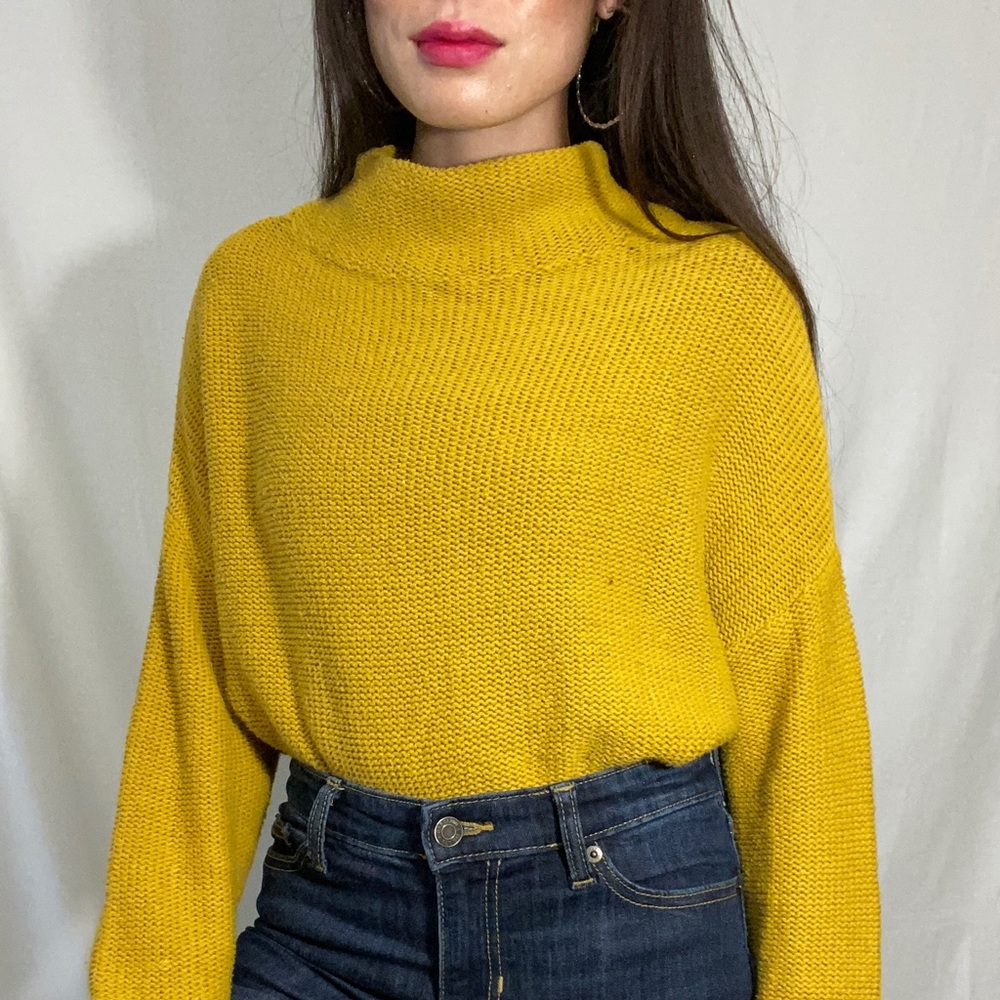 Womens chartreuse mock neck sweater size medium